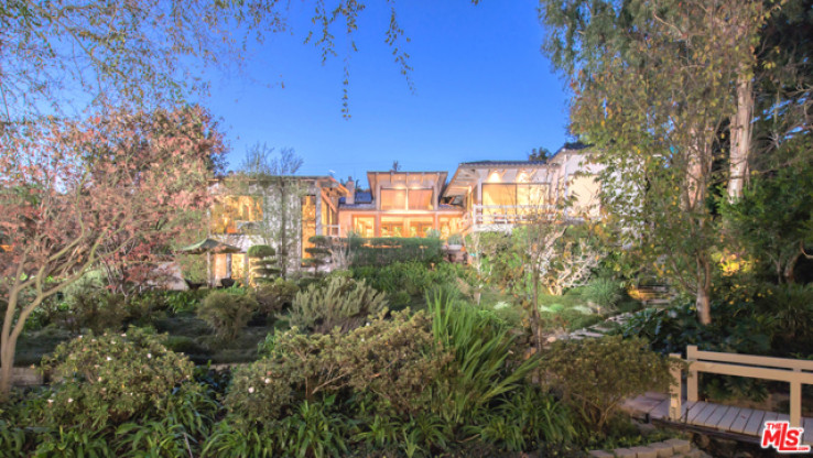 3 Bed Home for Sale in Los Angeles, California
