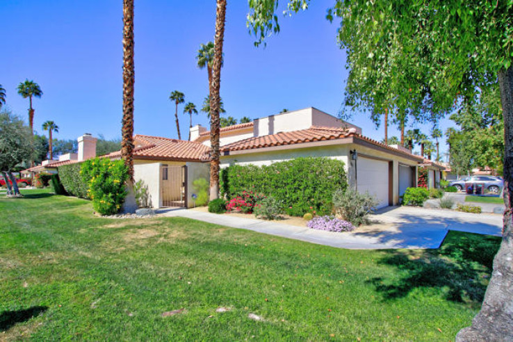 2 Bed Home for Sale in Palm Desert, California