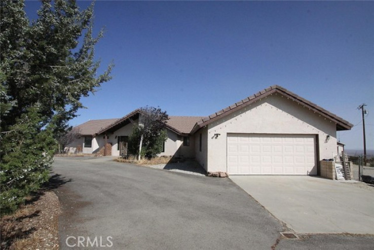2 Bed Home for Sale in Llano, California