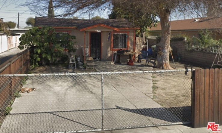 Residential Home in Compton N of Rosecrans, E of Central