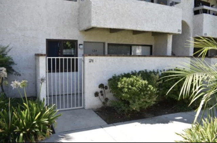 2 Bed Home for Sale in Newhall, California