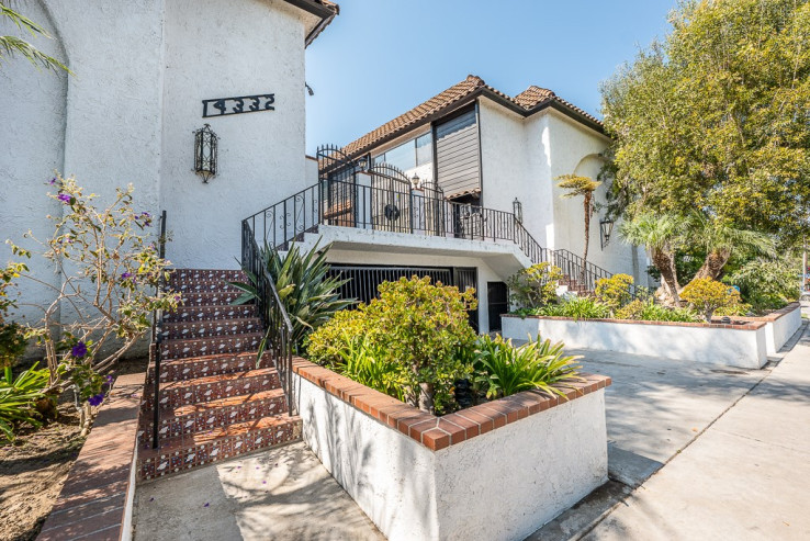 2 Bed Home for Sale in Sherman Oaks, California