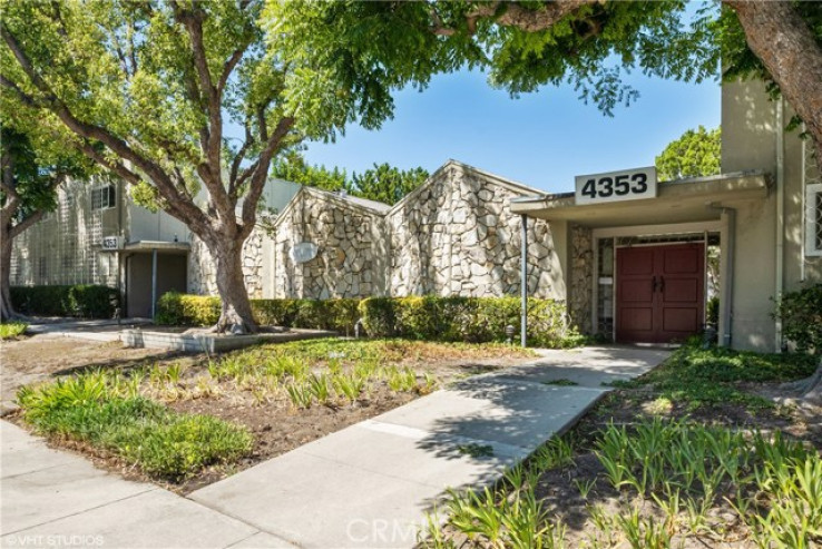 3 Bed Home for Sale in Studio City, California