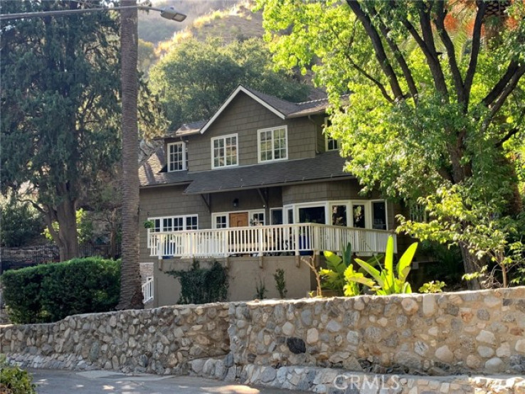 4 Bed Home for Sale in Burbank, California