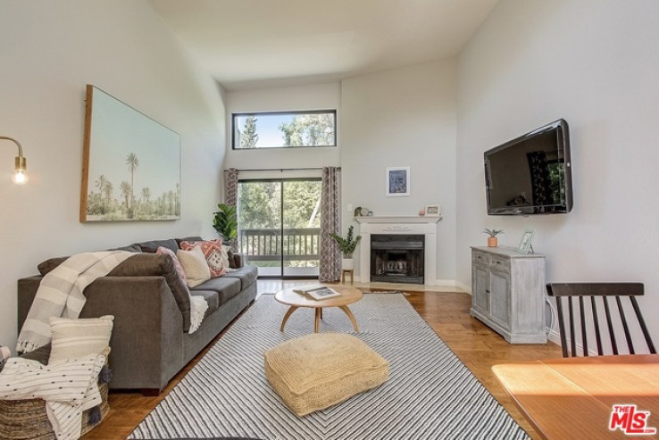 Residential Home in Silver Lake