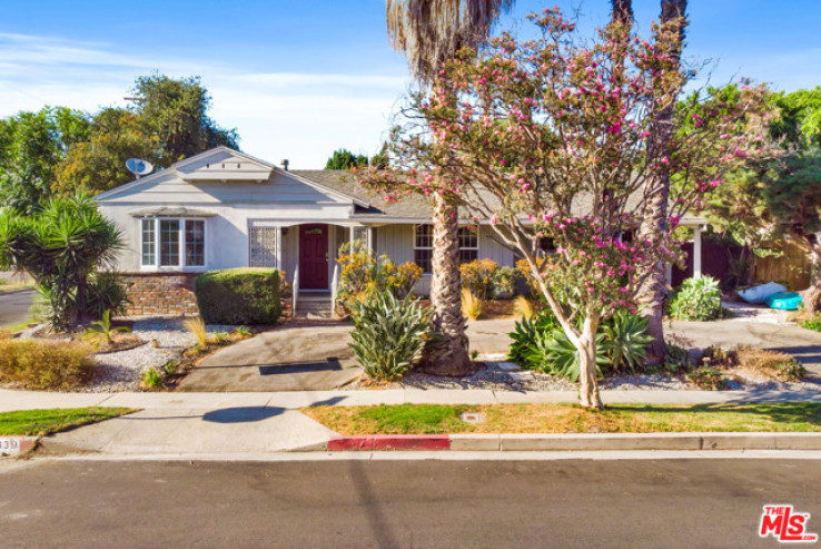 3 Bed Home for Sale in Valley Village, California