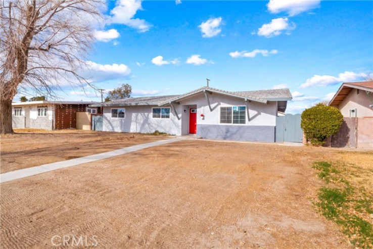 Residential Home in Rosamond