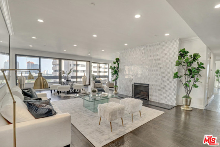 Residential Home in Westwood - Century City