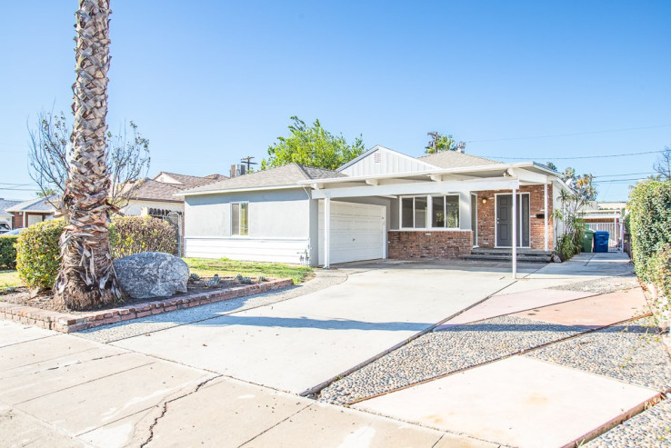 Residential Home in Lake Balboa