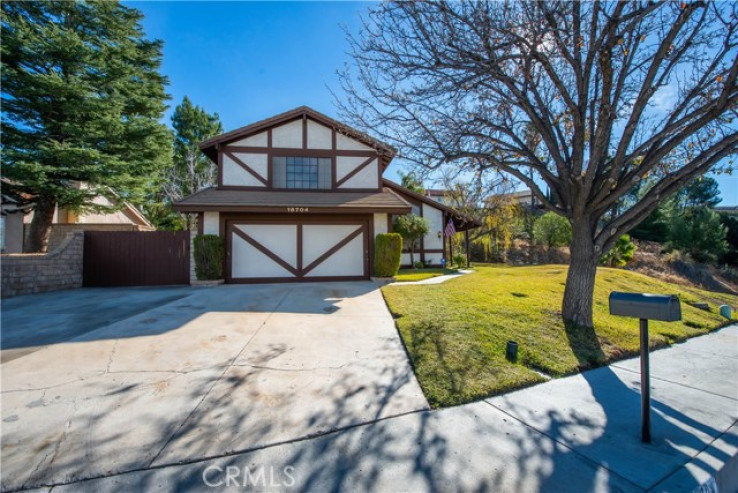 4 Bed Home for Sale in Newhall, California