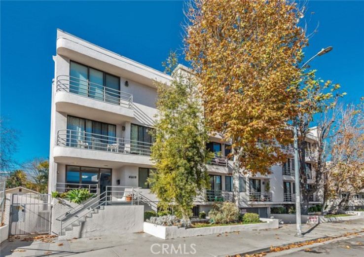 2 Bed Home for Sale in Sherman Oaks, California