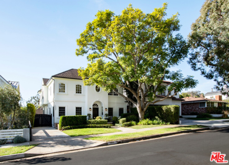 6 Bed Home for Sale in Pacific Palisades, California