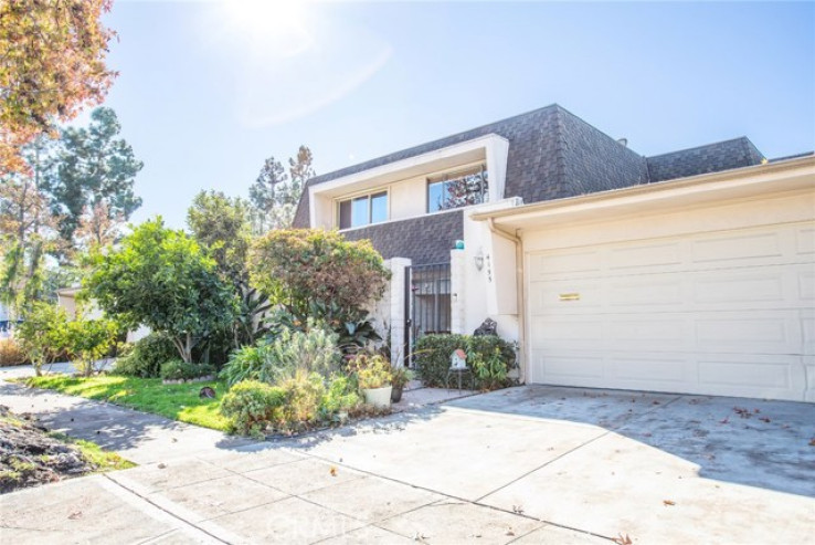 2 Bed Home for Sale in Burbank, California