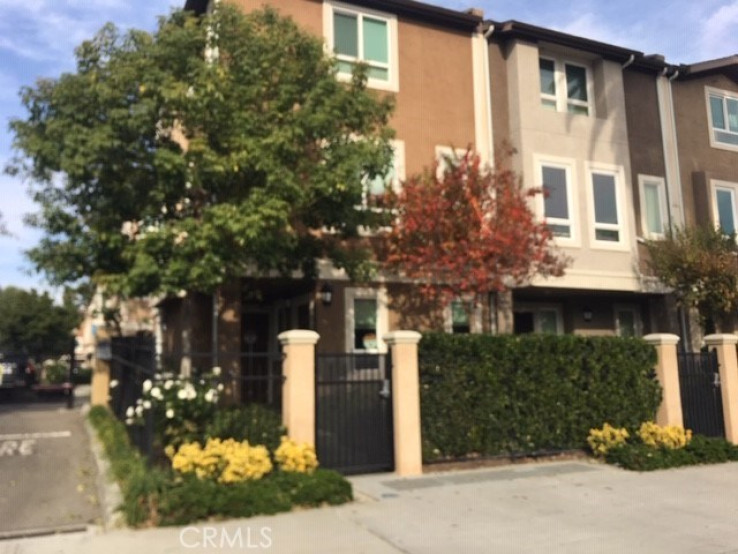 3 Bed Home for Sale in Van Nuys, California