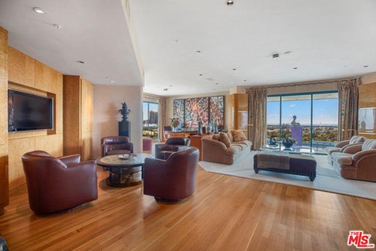 2 Bed Home for Sale in Los Angeles, California