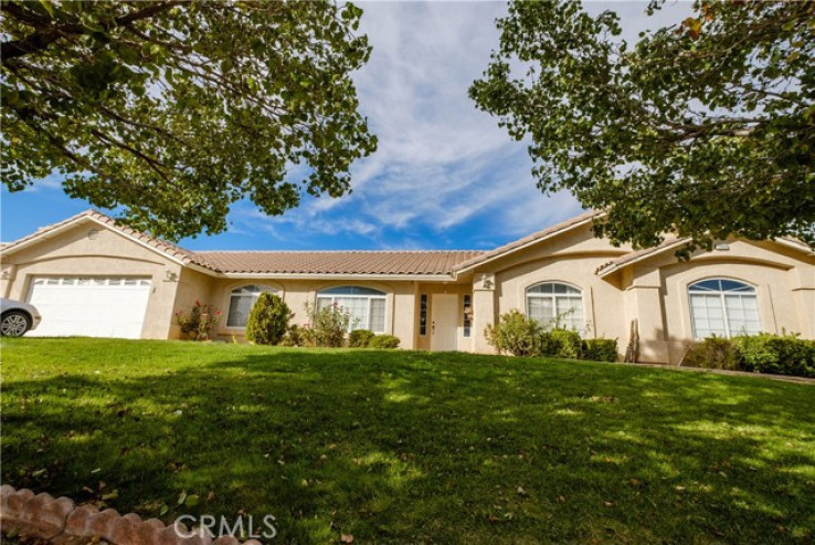 Residential Home in Helendale