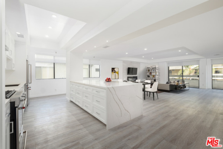 Residential Home in Hollywood