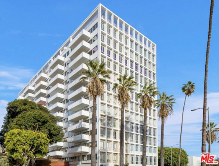 Residential Home in Sunset Strip - Hollywood Hills West