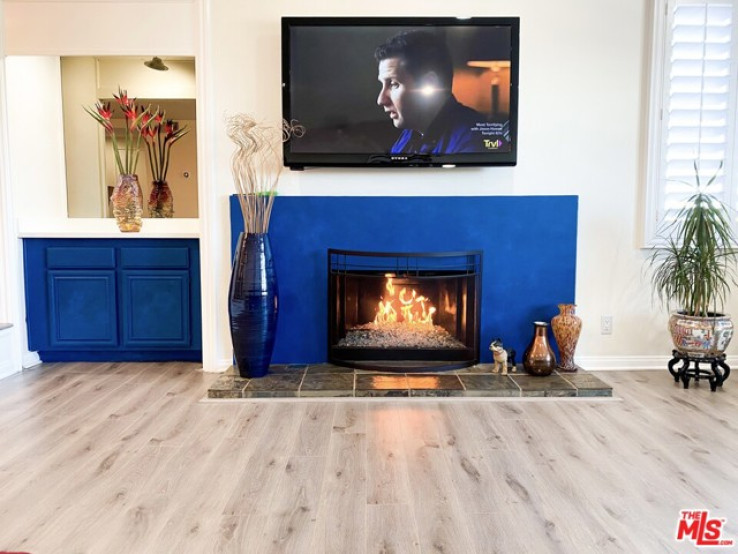 Residential Home in Encino