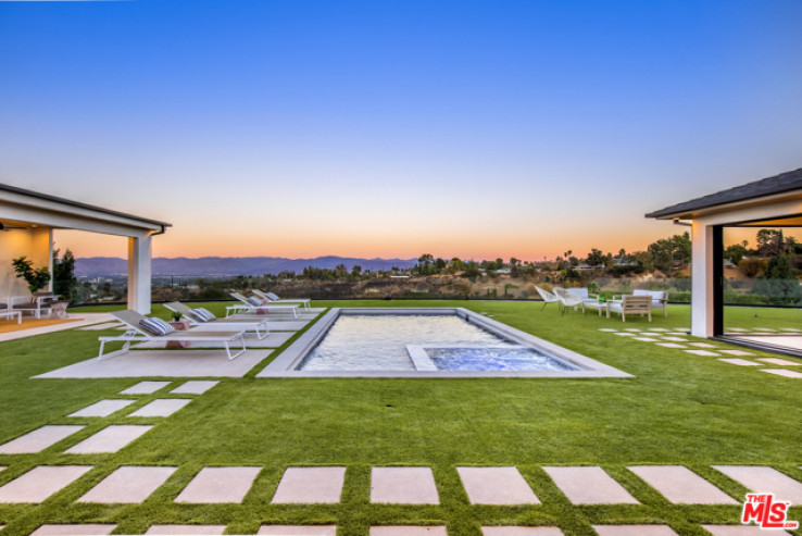 Residential Home in Sherman Oaks