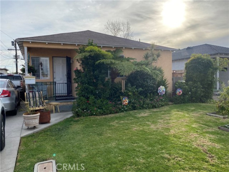 4 Bed Home for Sale in Hawthorne, California