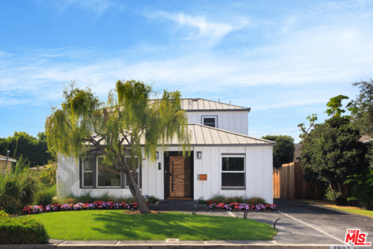 Residential Lease in West Los Angeles