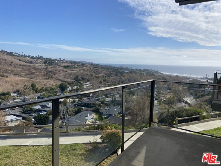 3 Bed Home to Rent in Malibu, California