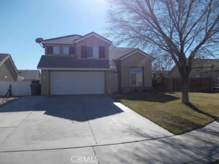 Residential Home in Rosamond