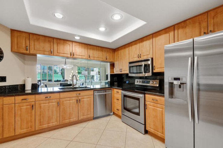 Residential Home in East Palm Desert