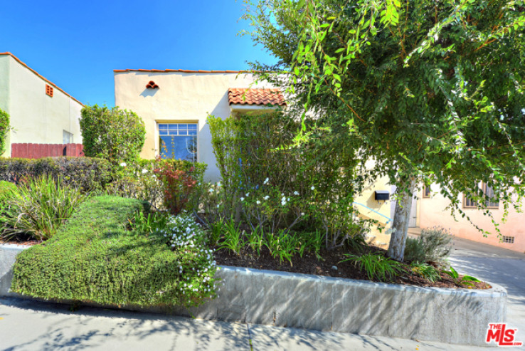 1 Bed Home for Sale in Los Angeles, California