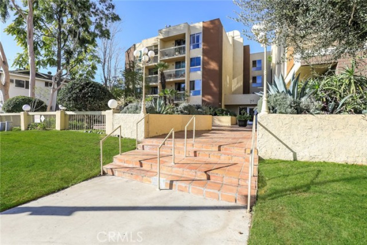 Residential Home in North Hollywood