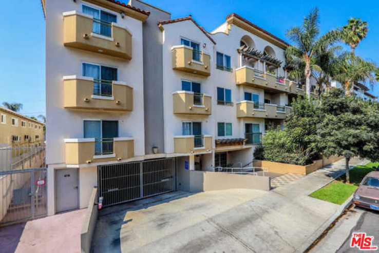 Residential Home in West Hollywood Vicinity