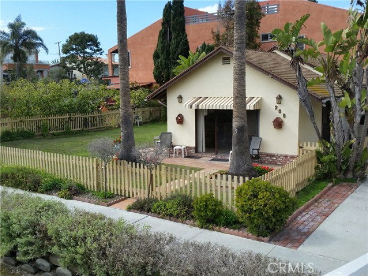 1 Bed Home for Sale in Venice, California