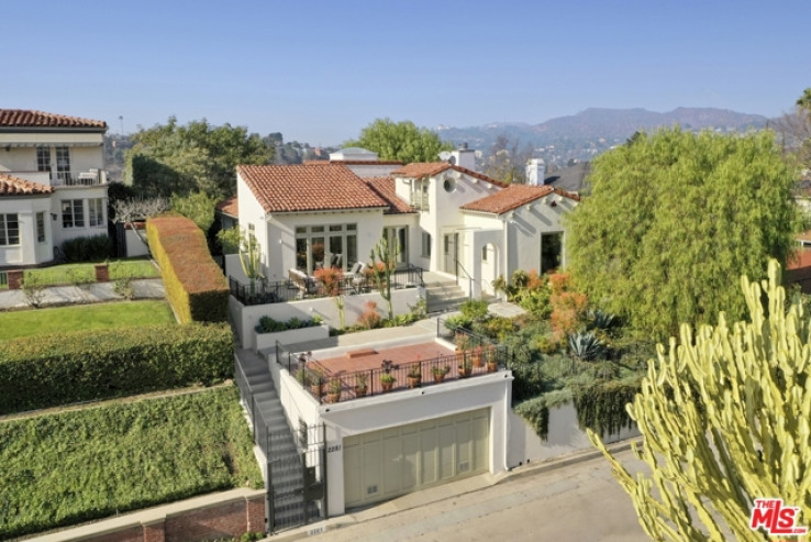 Residential Home in Silver Lake