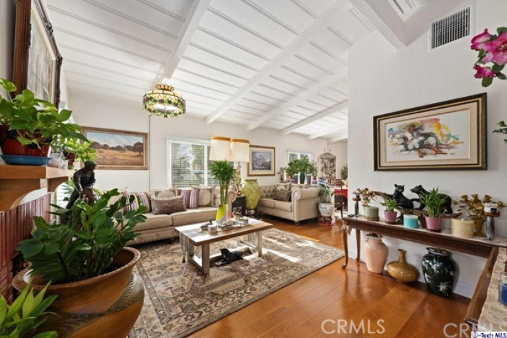 Residential Home in Sunland/Tujunga