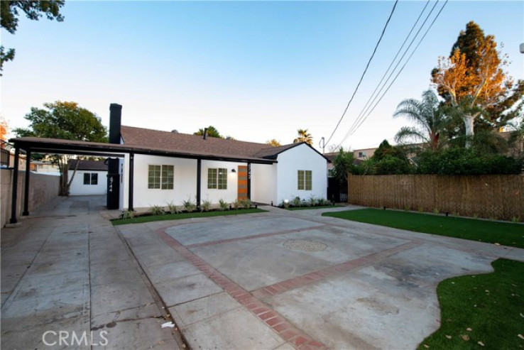 6 Bed Home for Sale in Van Nuys, California