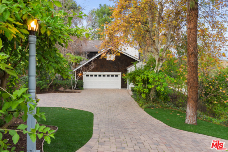5 Bed Home for Sale in Encino, California