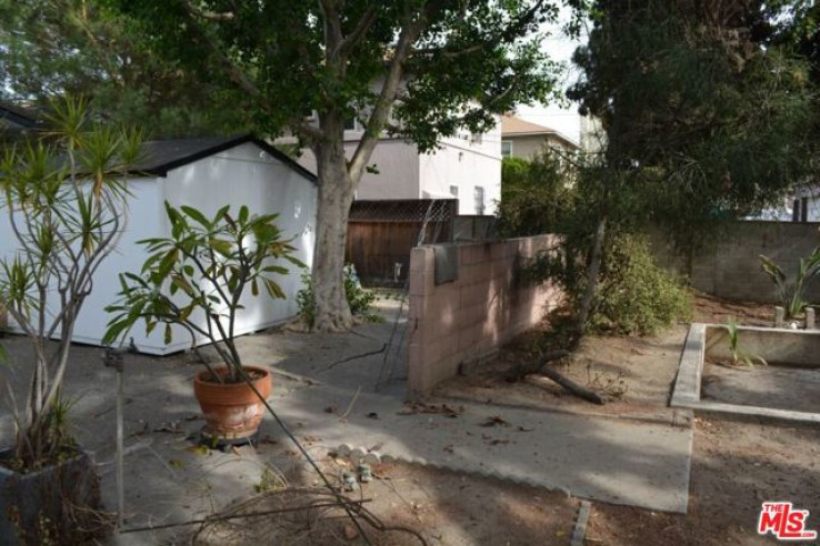 Residential Home in North Hollywood