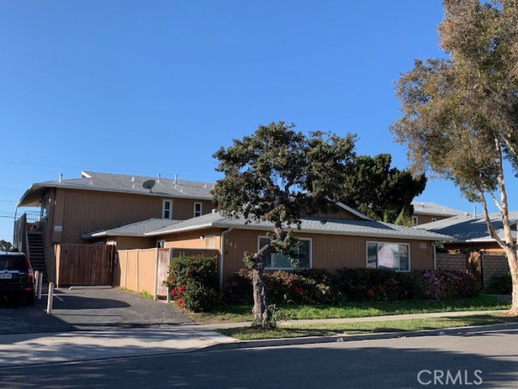 Residential Income in Costa Mesa