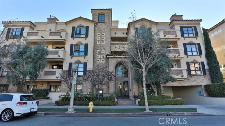 3 Bed Home for Sale in Studio City, California