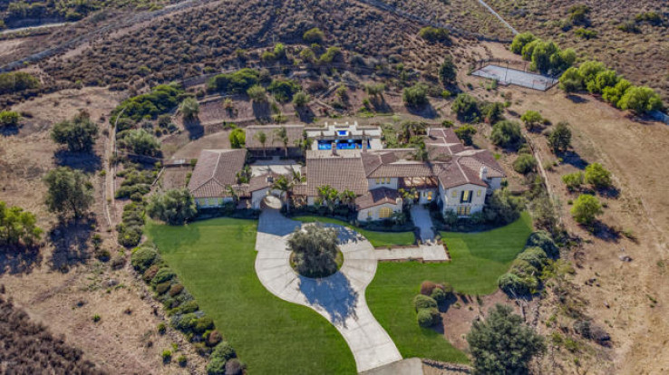 6 Bed Home for Sale in Newbury Park, California