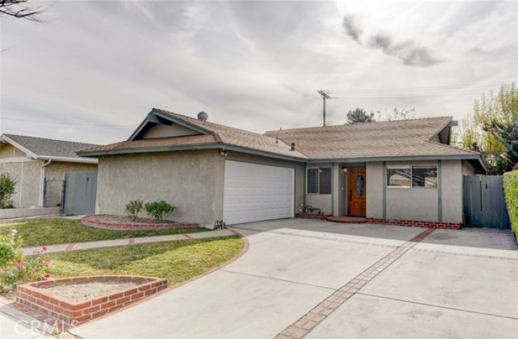 4 Bed Home for Sale in Canyon Country, California