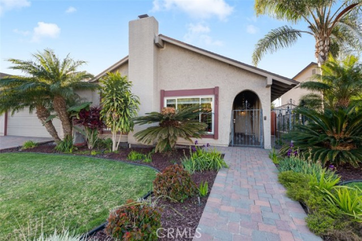 4 Bed Home for Sale in Costa Mesa, California