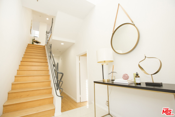 Residential Home in Sunset Strip - Hollywood Hills West