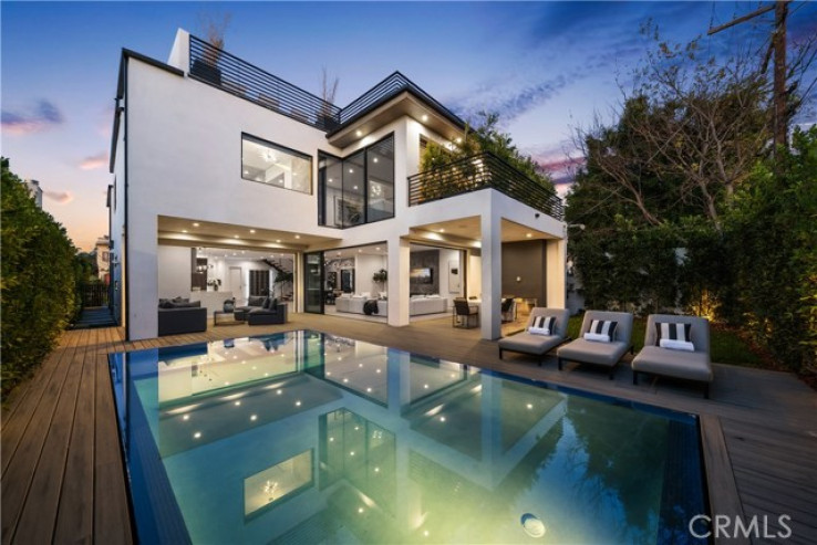 5 Bed Home for Sale in Los Angeles, California