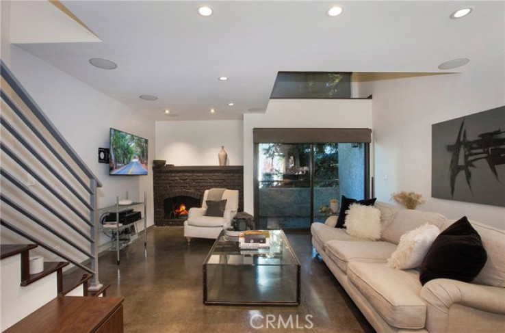 1 Bed Home for Sale in Studio City, California