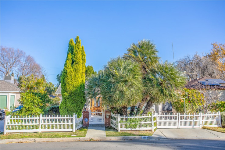 4 Bed Home for Sale in Sherman Oaks, California
