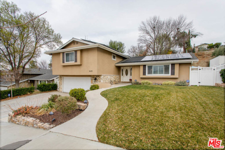 4 Bed Home for Sale in Newhall, California