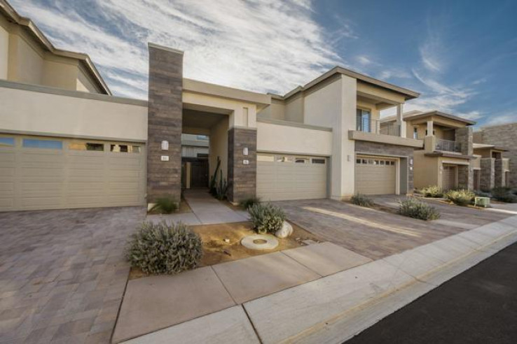 Residential Home in North Palm Desert