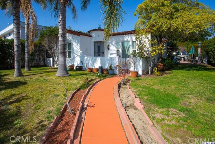  Income Home for Sale in North Hollywood, California